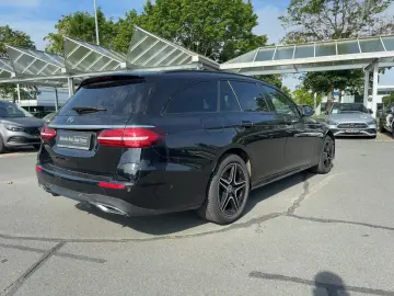 Mercedes-Benz E 300 e T AMG NIGHT Towbar Sunroof 360