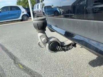 Mercedes-Benz E 300 e T AMG NIGHT Towbar Sunroof 360