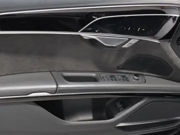AUDI A8 60 TFSI e quattro HUD PANO ACC 360 KAM
