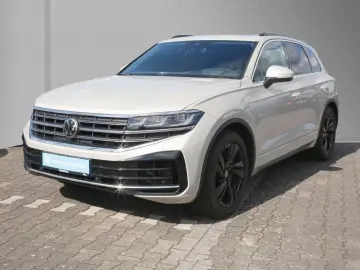 VW Touareg 3.0 V6 TSI 4M Elegance 20  Pano Dynaudio