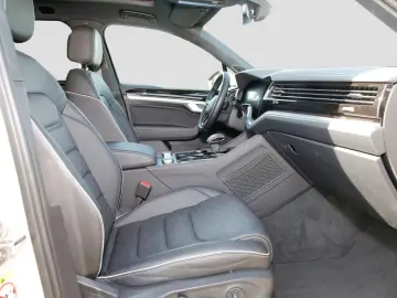 VW Touareg 3.0 V6 TSI 4M Elegance 20  Pano Dynaudio