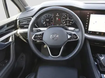 VW Touareg 3.0 V6 TSI 4M Elegance 20  Pano Dynaudio