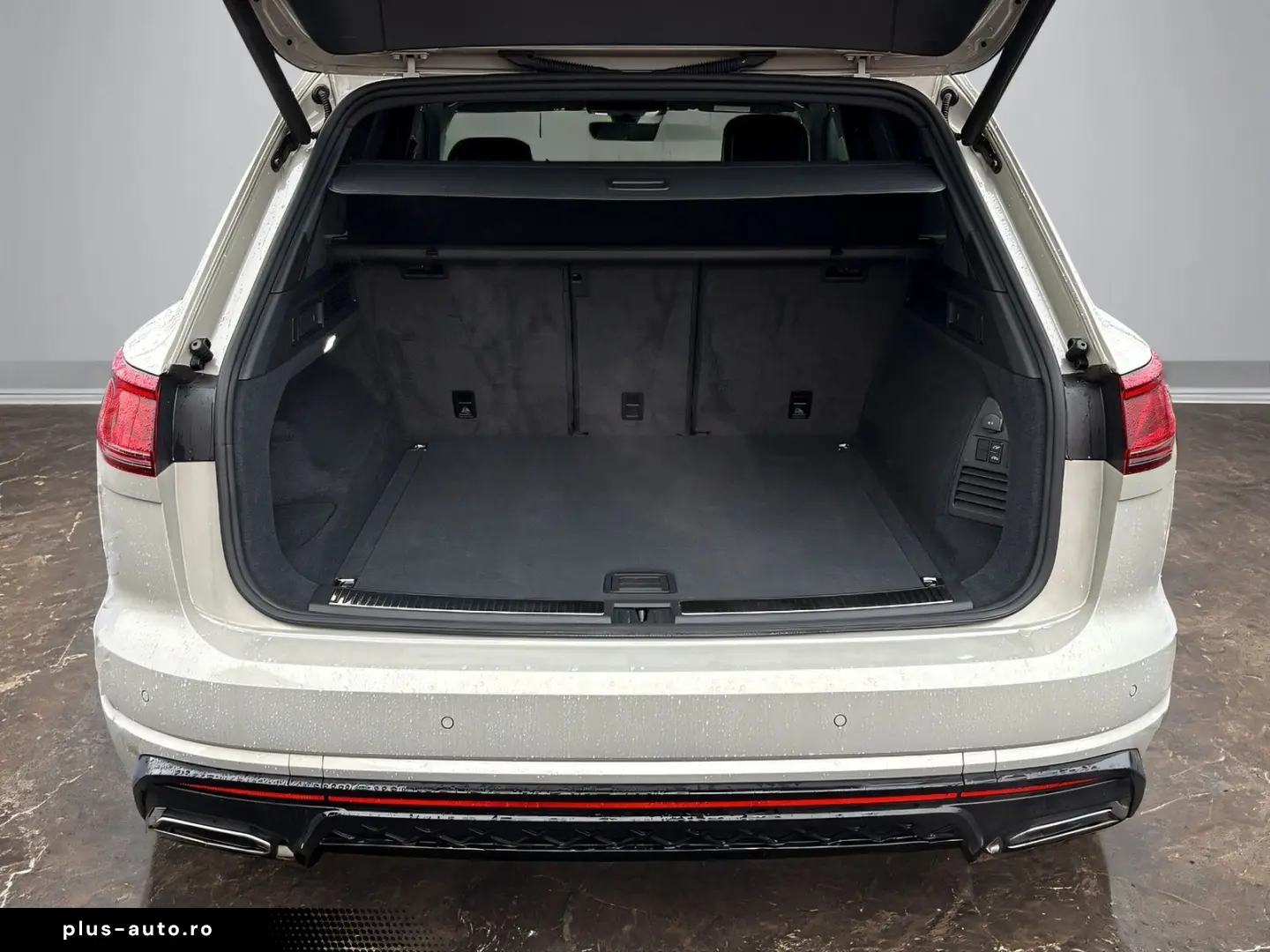 VW Touareg R-Line 3.0TSI  LUFT STDHZG HD-MATRIX HUD