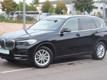 BMW X5 xDrive 30 d 8-speed navigation