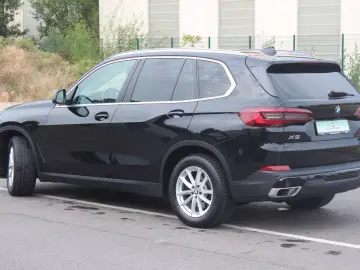 BMW X5 xDrive 30 d 8-speed navigation