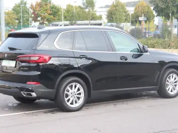 BMW X5 xDrive 30 d 8-speed navigation