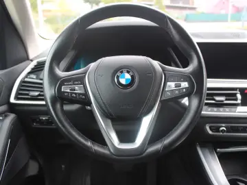 BMW X5 xDrive 30 d 8-speed navigation