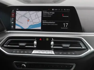 BMW X5 xDrive 30 d 8-speed navigation