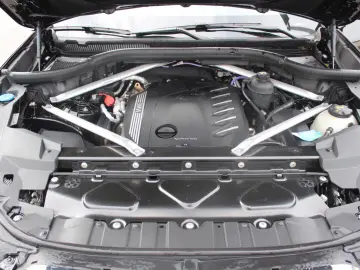 BMW X5 xDrive 30 d 8-speed navigation