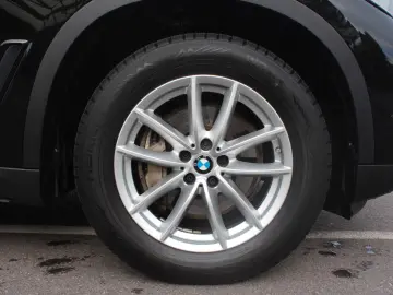 BMW X5 xDrive 30 d 8-speed navigation