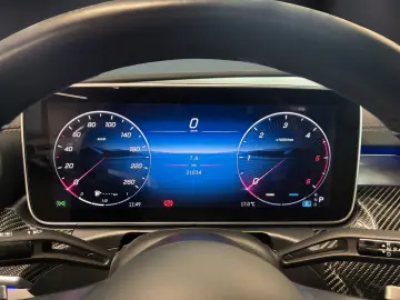 MERCEDES-BENZ CLE 220 d AMG-LINE PANO DIGITAL-LIGHT …