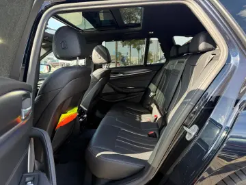 BMW 530 d xDrive M Sport Pano HUD H&K