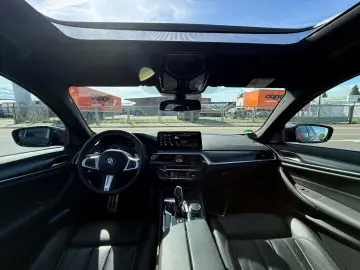 BMW 530 d xDrive M Sport Pano HUD H&K
