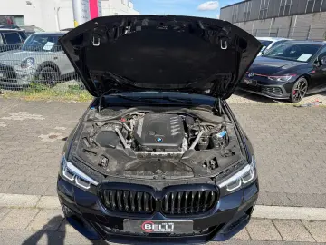 BMW 530 d xDrive M Sport Pano HUD H&K