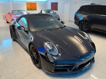 Porsche 992 Carrera 4 GTS Cabrio
