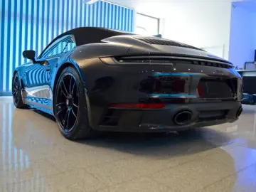 Porsche 992 Carrera 4 GTS Cabrio
