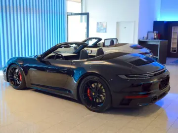 Porsche 992 Carrera 4 GTS Cabrio