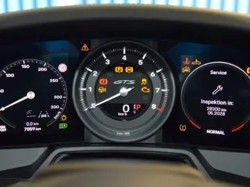 Porsche 992 Carrera 4 GTS Cabrio