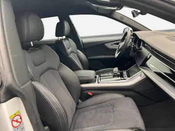 AUDI Q8 55 TFSIe qu S line tip Air B&O HUD Matrix Vir