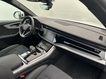 AUDI Q8 55 TFSIe qu S line tip Air B&O HUD Matrix Vir