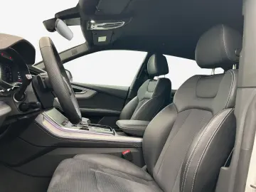 AUDI Q8 55 TFSIe qu S line tip Air B&O HUD Matrix Vir