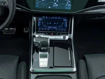 AUDI Q8 55 TFSI e QUA S-LINE COMPETITION PLUS VALCONA