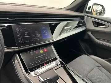 AUDI Q8 55 TFSIe qu S line tip Air B&O HUD Matrix Vir