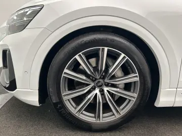 AUDI Q8 55 TFSIe qu S line tip Air B&O HUD Matrix Vir
