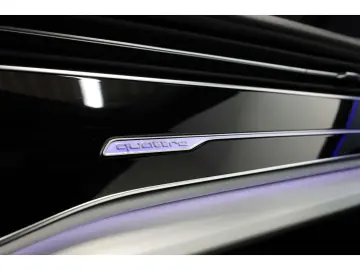 AUDI Q8 55 TFSI e quattro S line