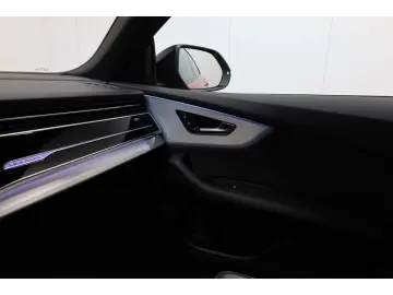 AUDI Q8 55 TFSI e quattro S line