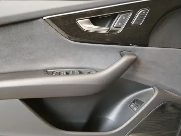 AUDI Q8 55 TFSI e qu 2x S-Line Luft AHK HD.Matrix B&O