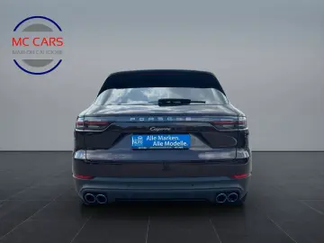 PORSCHE Cayenne Sport