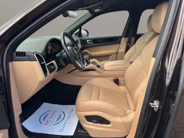 PORSCHE Cayenne Sport