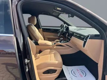 PORSCHE Cayenne Sport