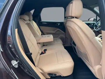PORSCHE Cayenne Sport