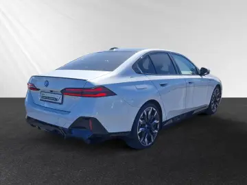 BMW 530e M Sport Pro AHK Pano 21 LMR B&W