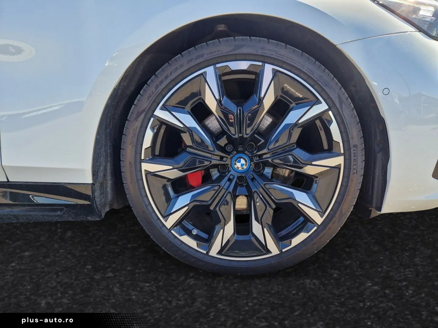 BMW 530e M Sport Pro AHK Pano 21 LMR B&W