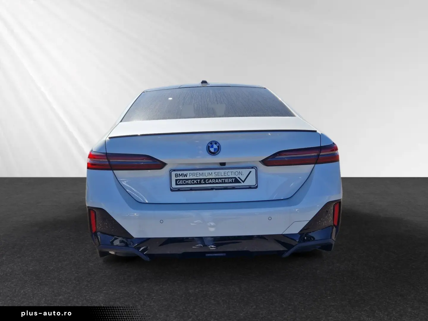 BMW 530e M Sport Pro AHK Pano 21 LMR B&W