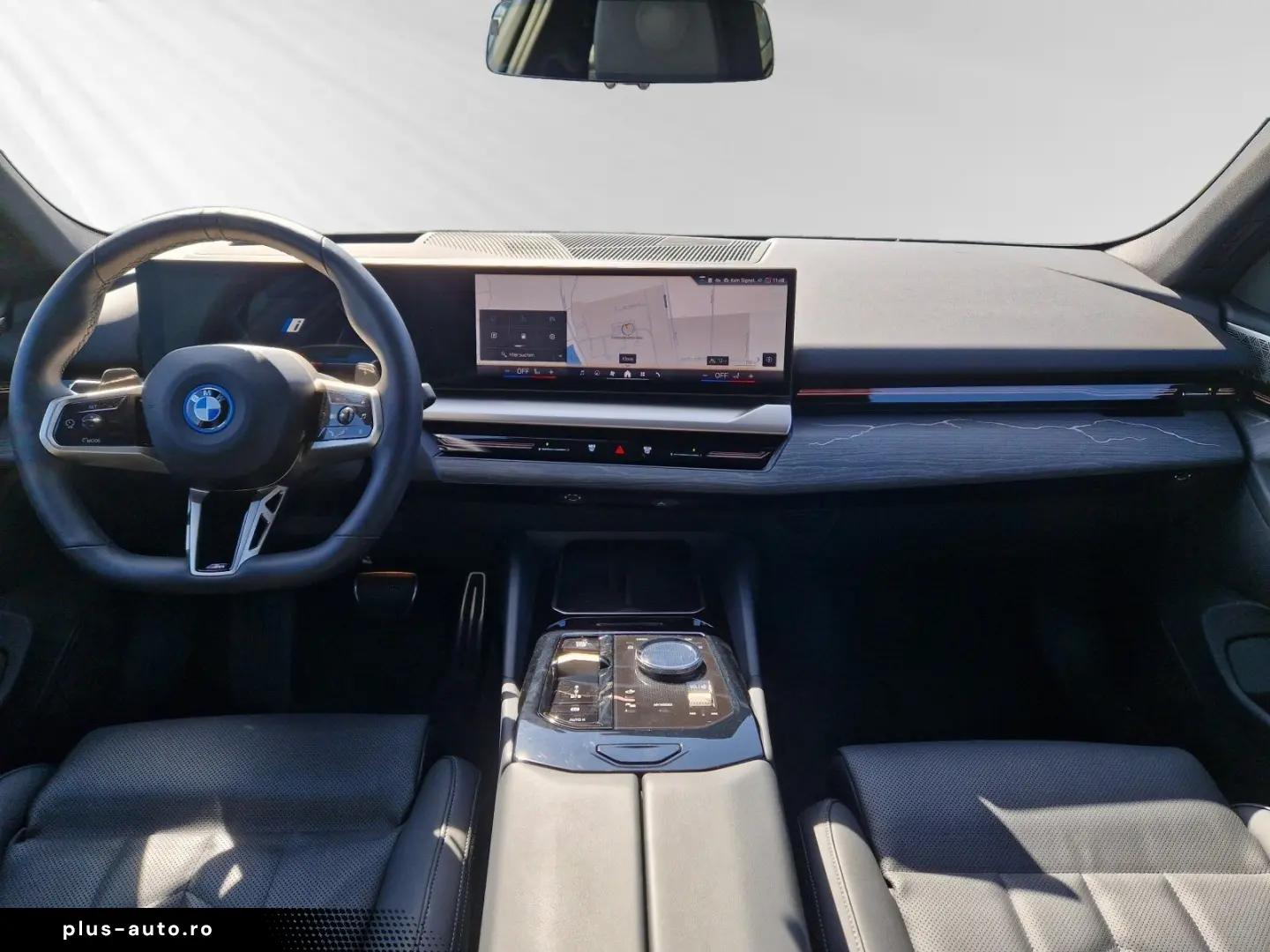 BMW 530e M Sport Pro AHK Pano 21 LMR B&W