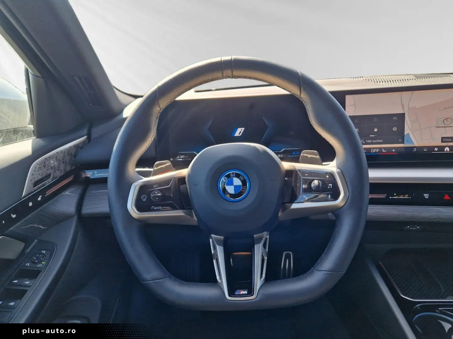 BMW 530e M Sport Pro AHK Pano 21 LMR B&W