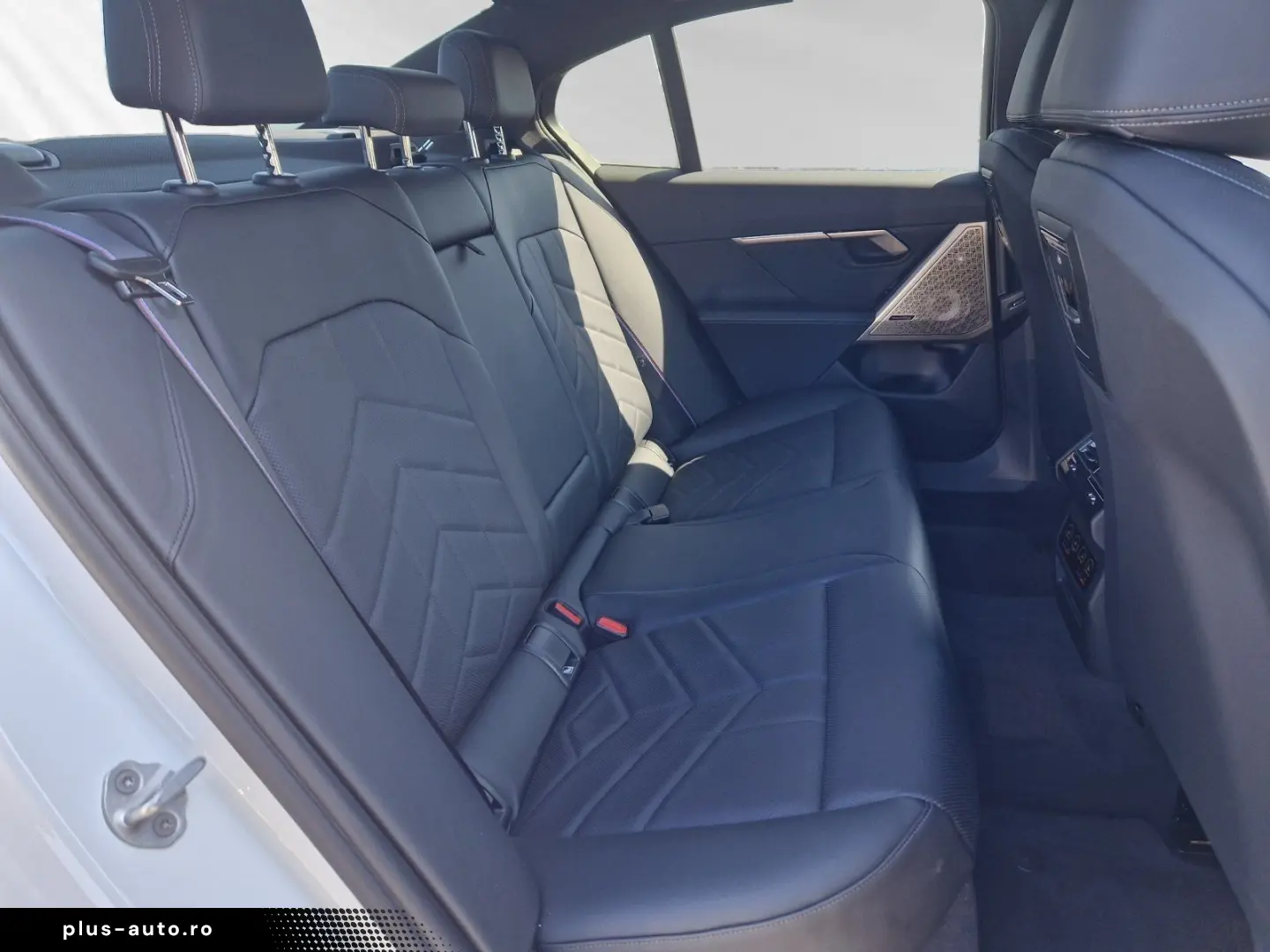 BMW 530e M Sport Pro AHK Pano 21 LMR B&W