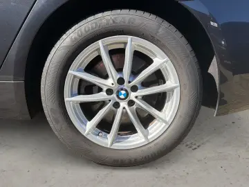 BMW 530d xDrive A Laser HEAD-UP SITZBELÜFT RFK HIFI