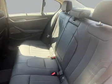 BMW 530d xDrive A Laser HEAD-UP SITZBELÜFT RFK HIFI