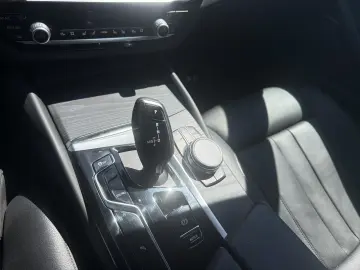 BMW 530d xDrive A Laser HEAD-UP SITZBELÜFT RFK HIFI