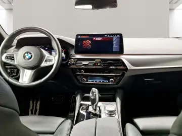 BMW 530d xDrive Limousine M Sport AHK Head-Up Laser
