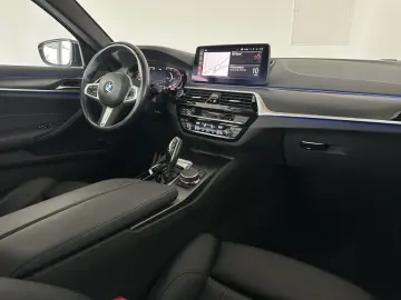 BMW 530 d M Sport VIRTUAL  LIVE COCKPIT PRO  20 ZOLL