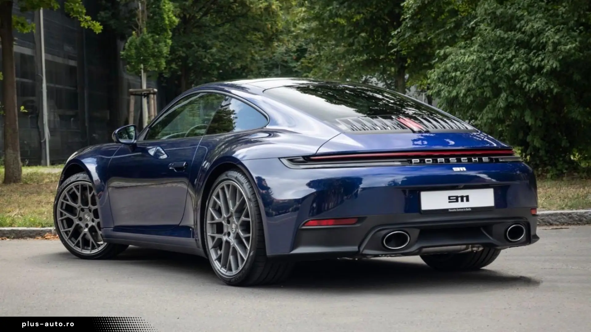 Porsche 992 911 Carrera 4S InnoDrive Surround-View BOSE