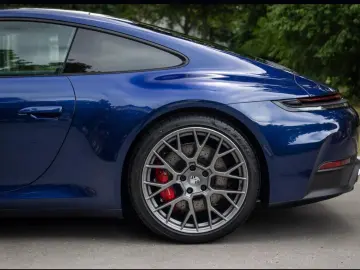Porsche 992 911 Carrera 4S InnoDrive Surround-View BOSE