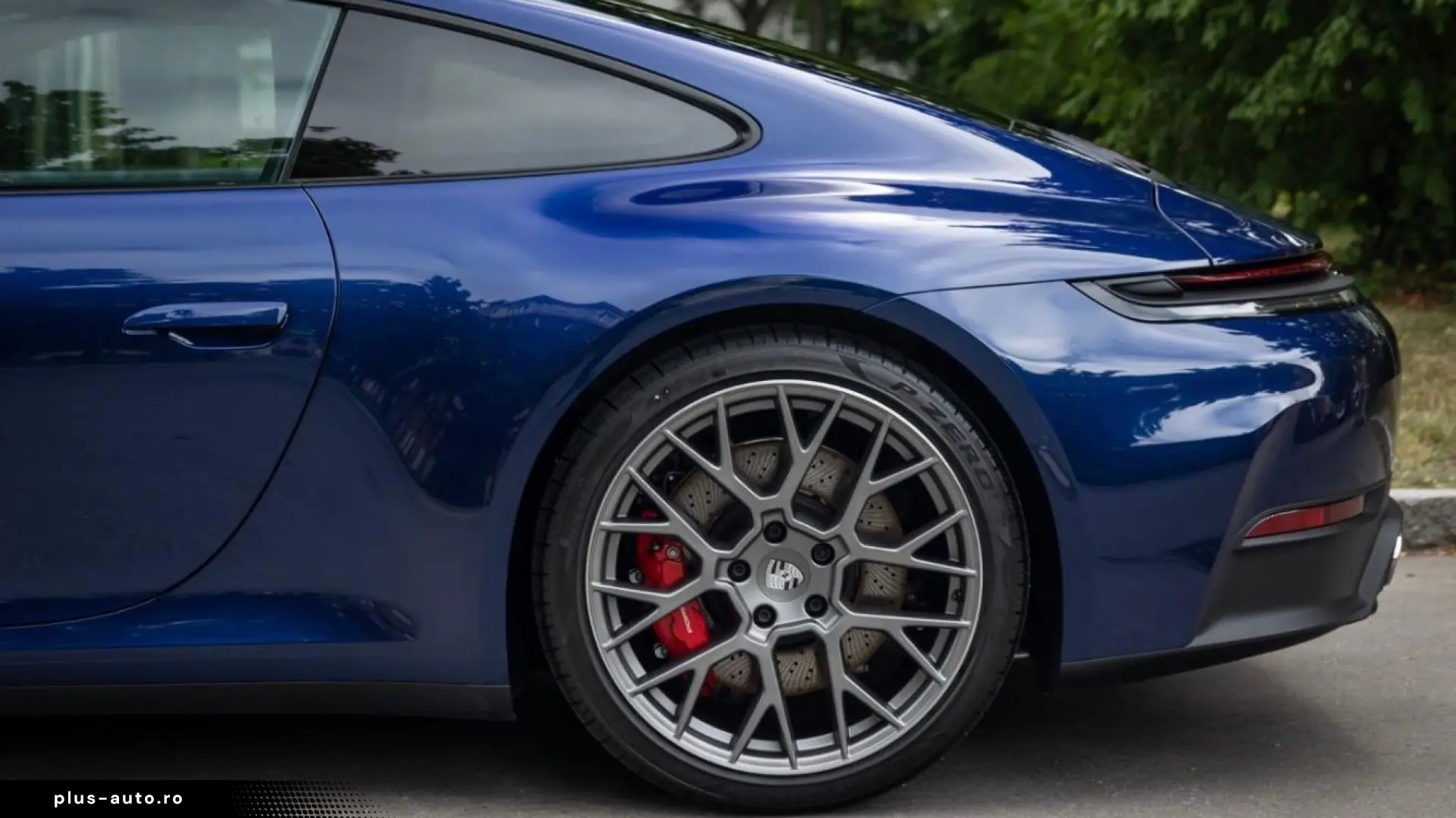 Porsche 992 911 Carrera 4S InnoDrive Surround-View BOSE