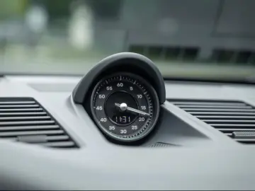 Porsche 992 911 Carrera 4S InnoDrive Surround-View BOSE